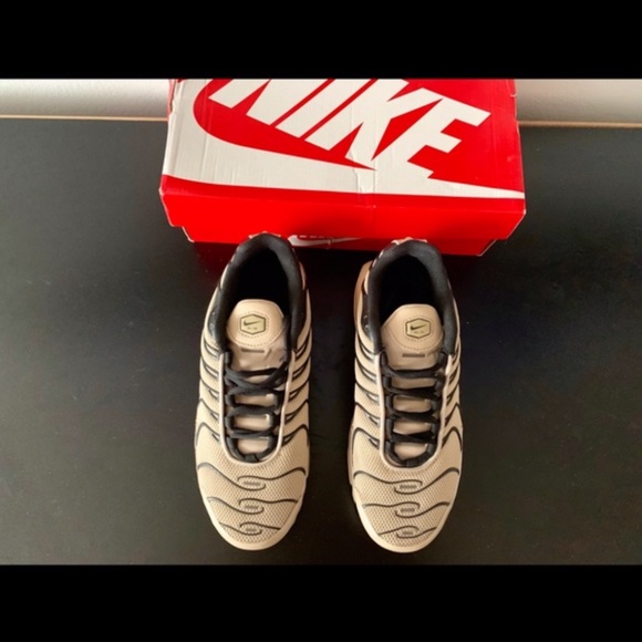 air max plus gs desert